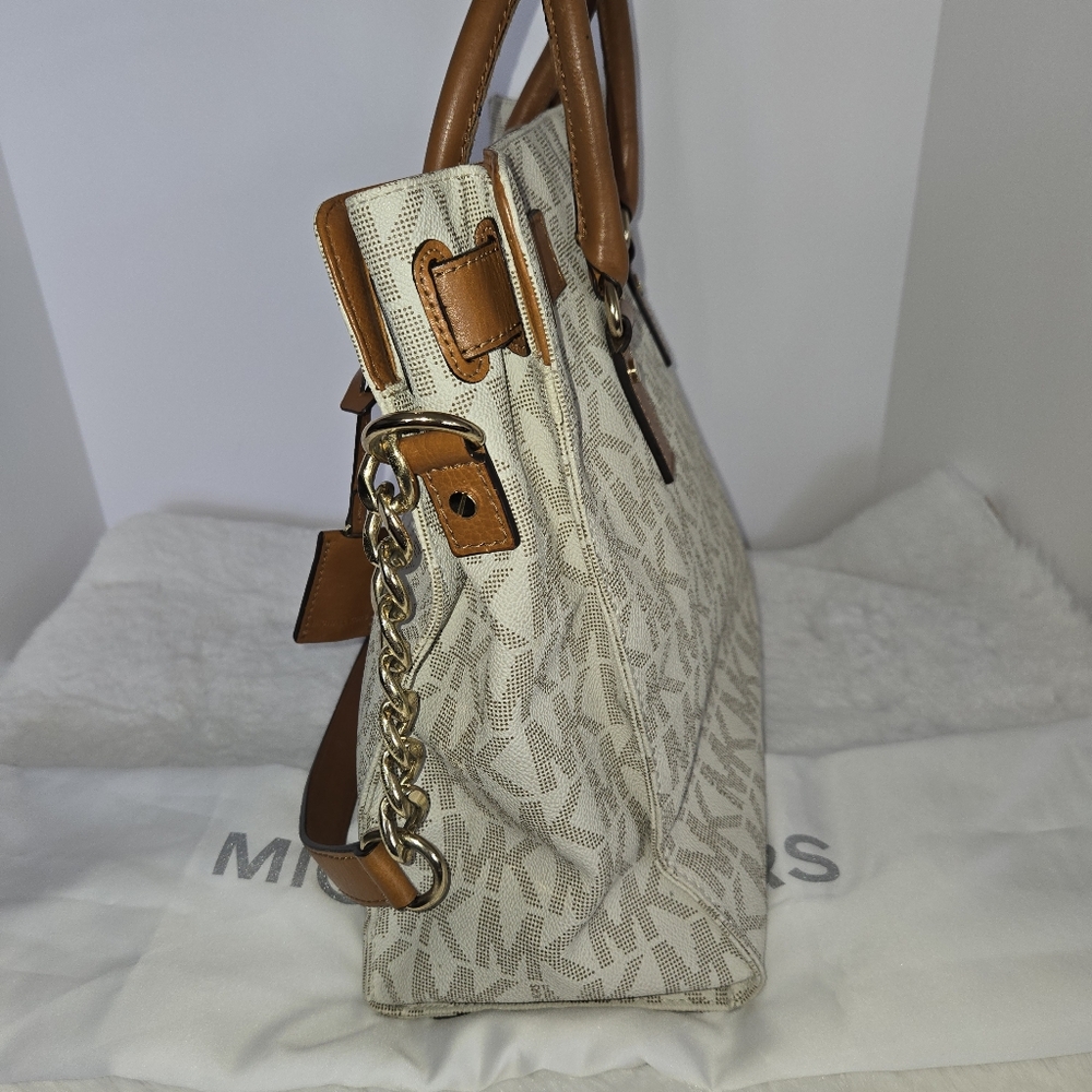 Michael Kors Hamilton Signature Crean And Tan Tote with Dustbag -… - Picture 3 of 14
